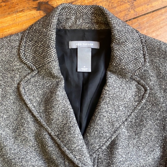 ❄️Silk & Wool Blend Blazer by Ann Taylor 0 - Picture 4 of 8
